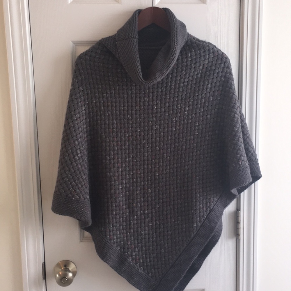 Steve Madden Poncho